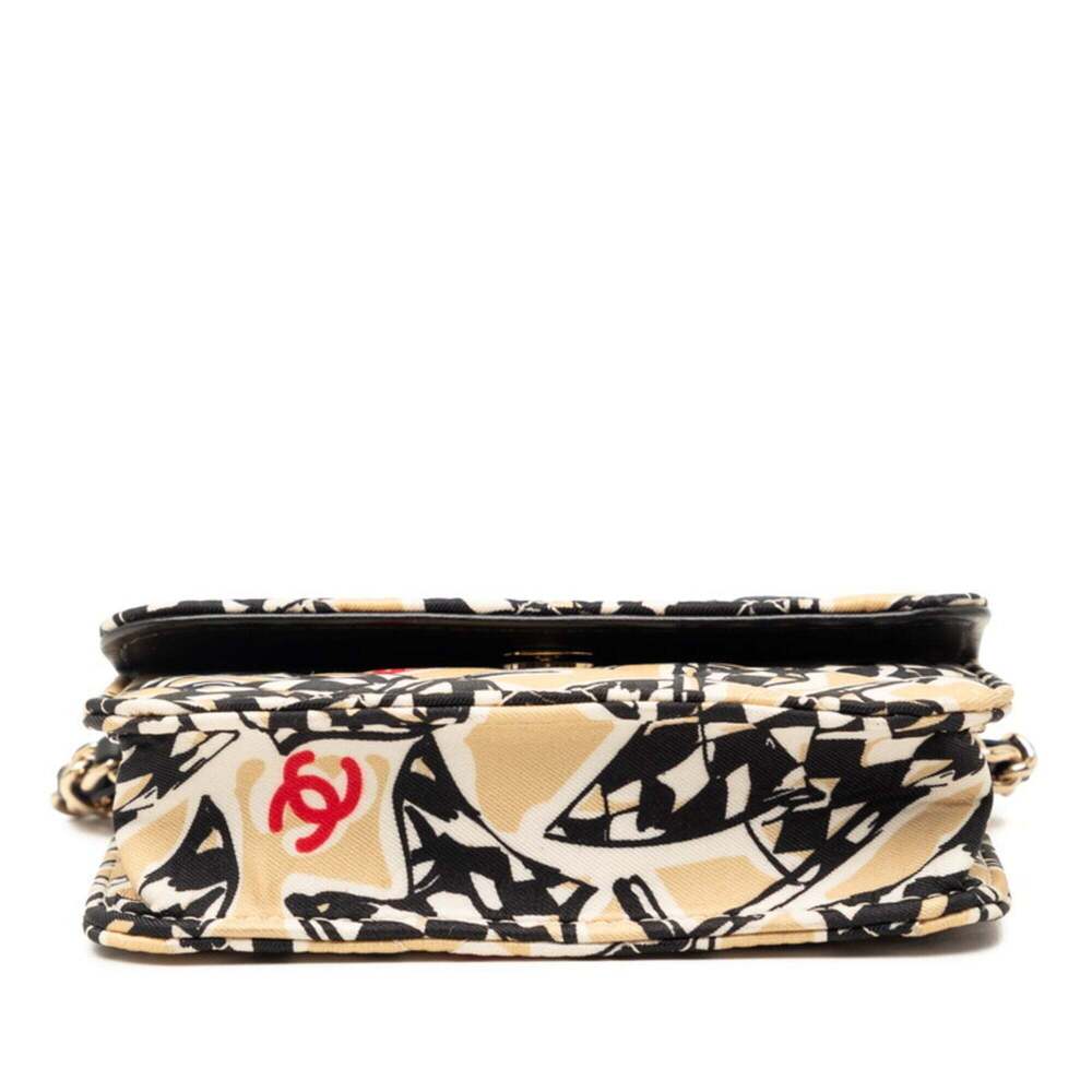 CHANEL Cream Leather Logo Shoulder Bag - Picture 3 of 8